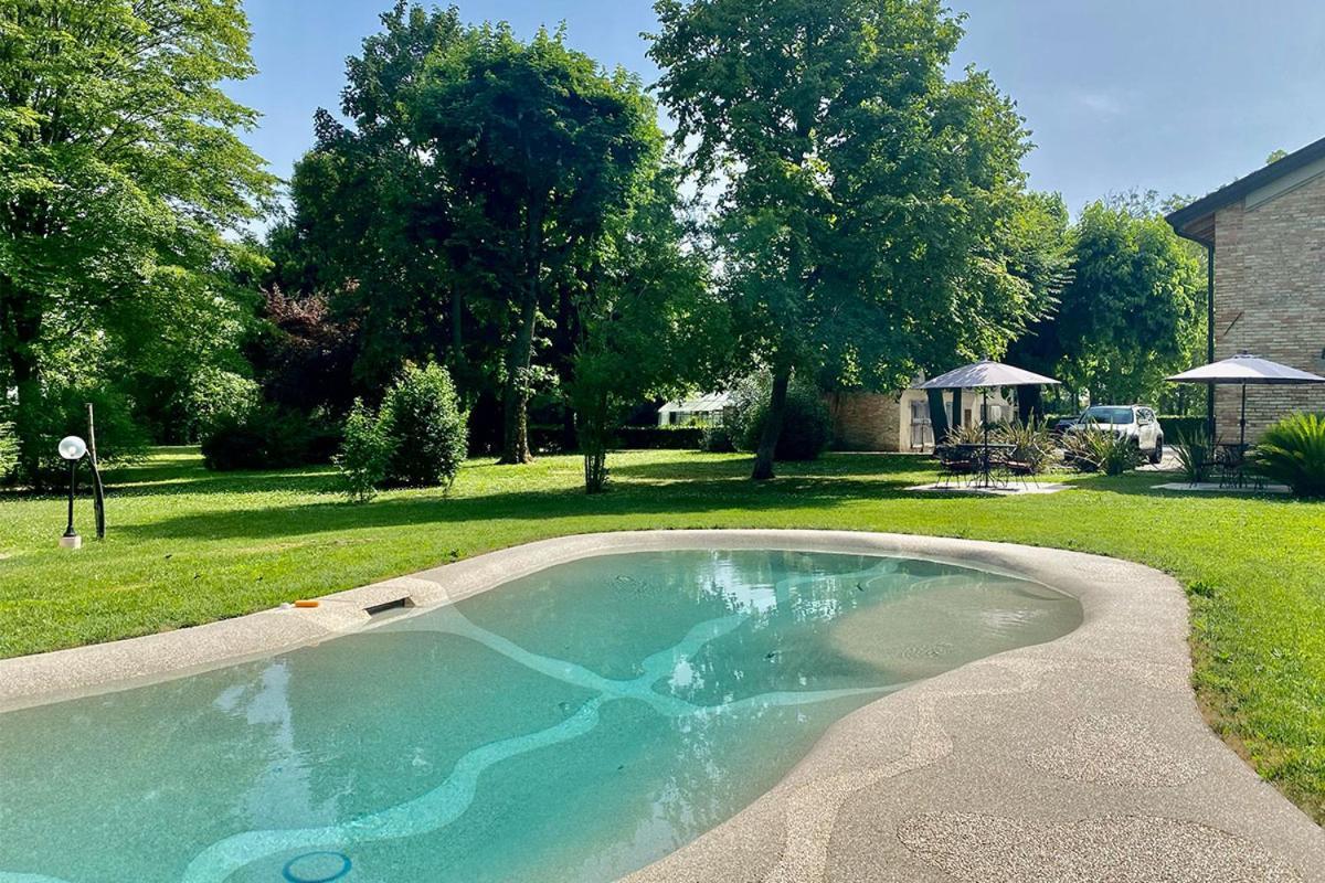 Al Vecchio Fienile Bed and Breakfast San Michele al Tagliamento Exteriör bild