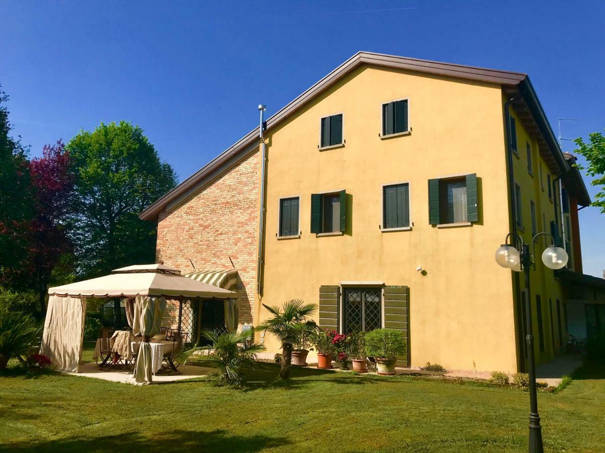 Al Vecchio Fienile Bed and Breakfast San Michele al Tagliamento Exteriör bild